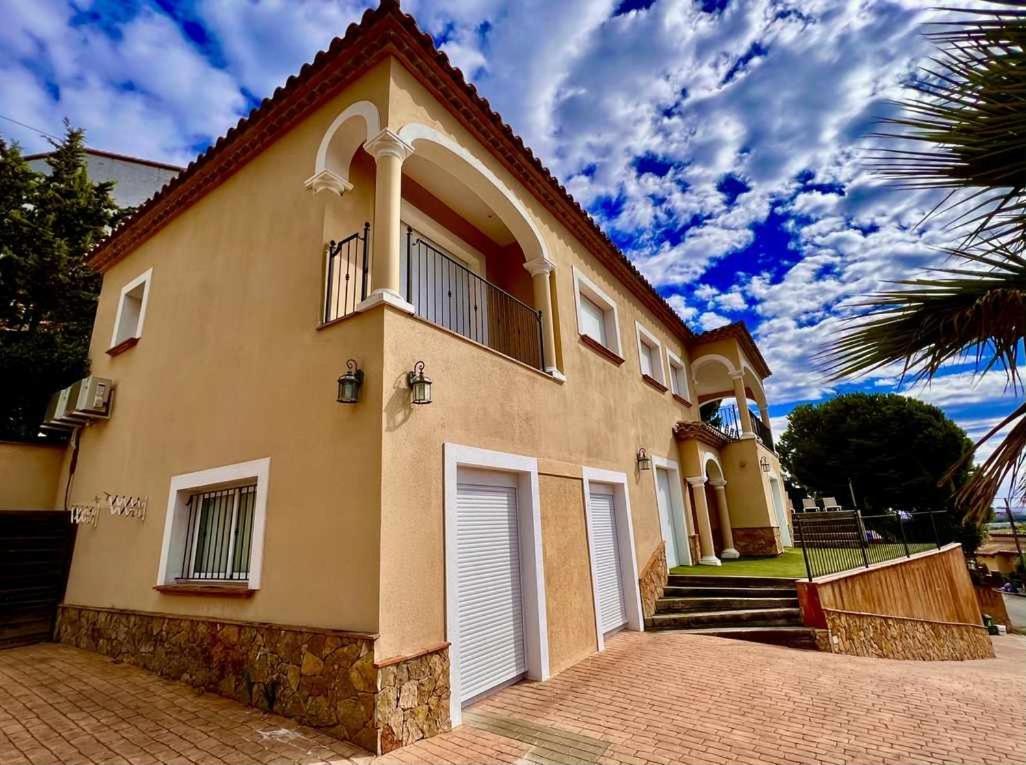 Casa Mas Ambros Con Piscina Desbordante Villa Calonge  Bagian luar foto
